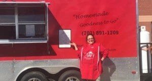 Kimi in front of Food truck-min